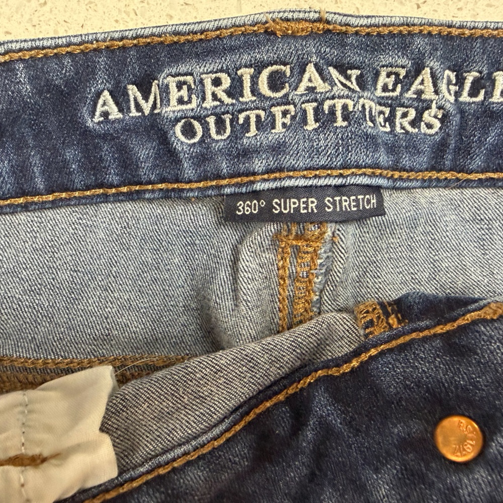 American Eagle Outfitters Blue Denim Shorts - Picture 3 of 3